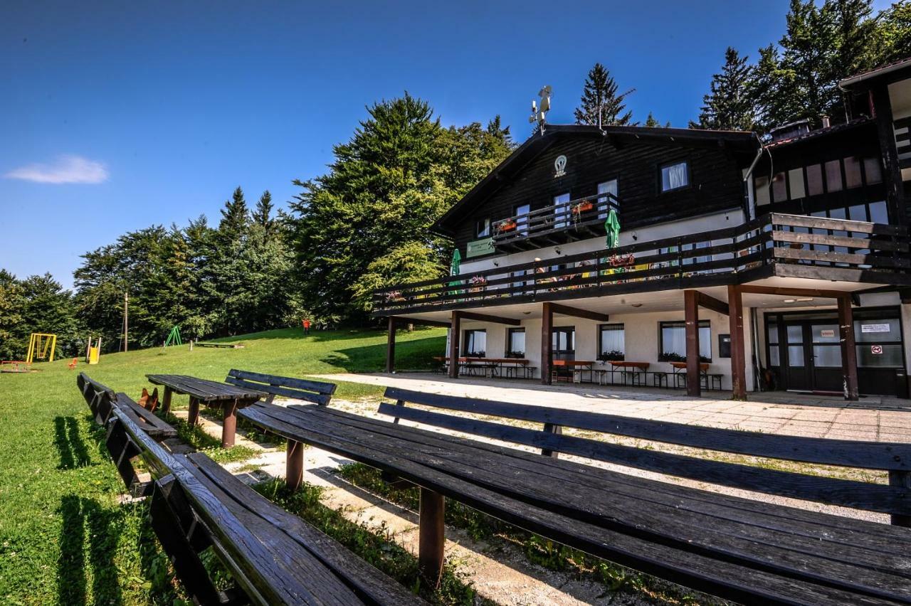 Planinski Dom Na Kalu Bed & Breakfast Dol pri Hrastniku Екстериор снимка